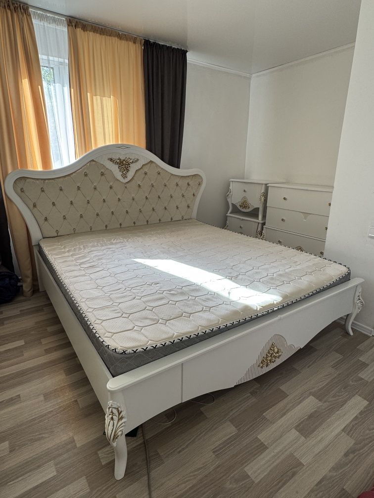Продам Спальную гарнитуру
