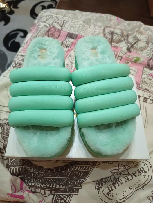 Papuci damă UGG originali mărimea 39