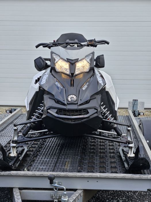 Snowmobil Ski Doo Grand Touring 600 ACE