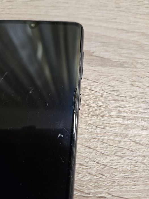 Samsung A33 folosit cu probleme estetice