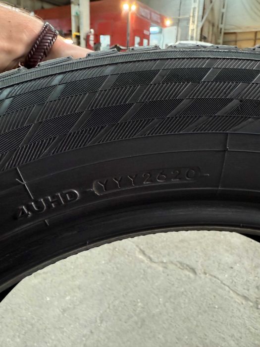 Set de anvelope de iarnă Yokohama 225/60/R18