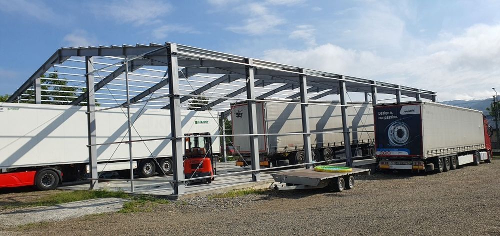 Vand hala pe structura metalica cu sandwich pentru servicr camioane