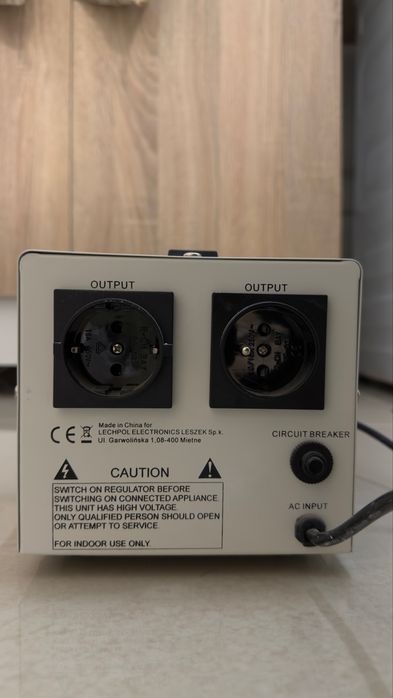 Stabilizator tensiune cu servomotor 500VA/300w MSER-500 KEMOT URZ3425