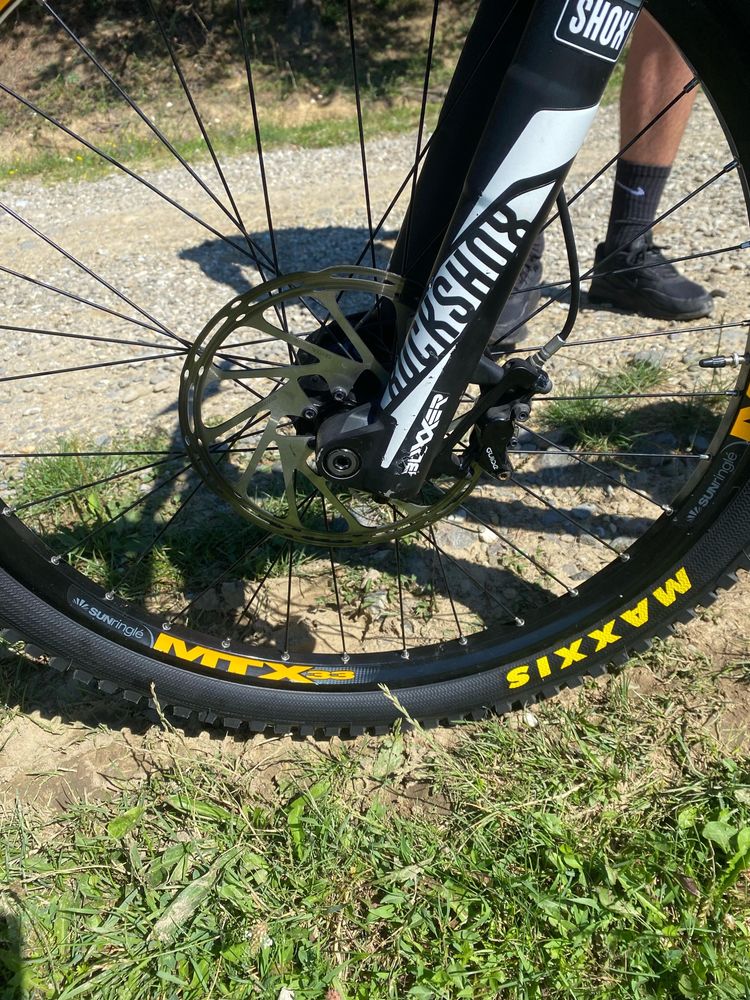 Bicicleta Downhill Kona Operator carbon M (nu trek, canyon, yt, norco)