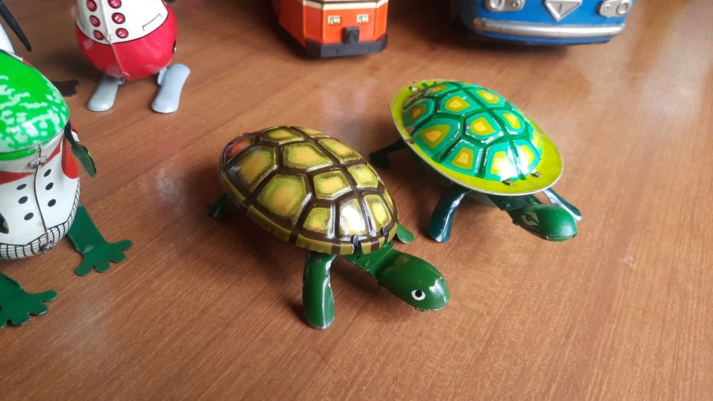 Jucarii vechi romanesti Metaloglobus tabla mecanice cheita colectie