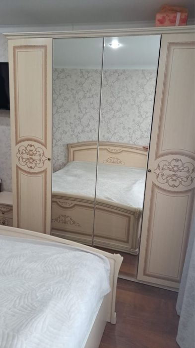 Продам спальный гарнитур