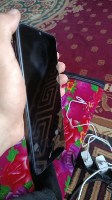 Redmi A3 xolati yaxshi 128ga 6 xotira
