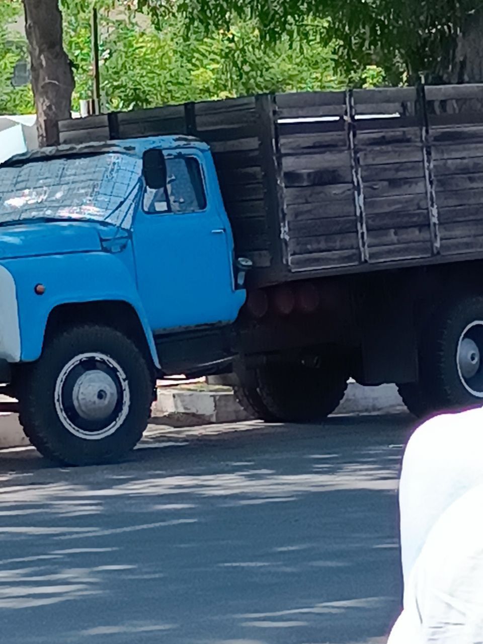 Gaz 5327 sotiladi