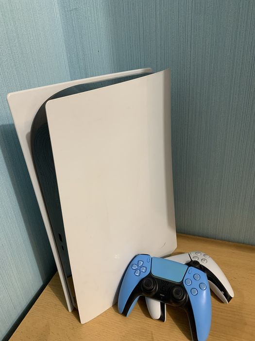 Продам PS5 б/у..