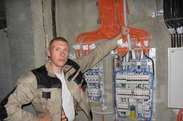 Частный электрик. Люстра, Проводка, Розетка.