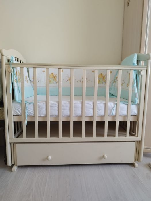 Продам детскую кроватку