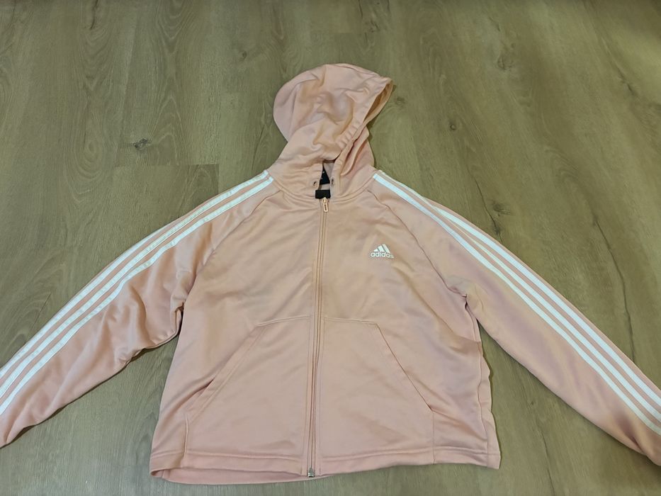 ADIDAS горнище L размер но става и са M-S носено не повече от 2 пъти