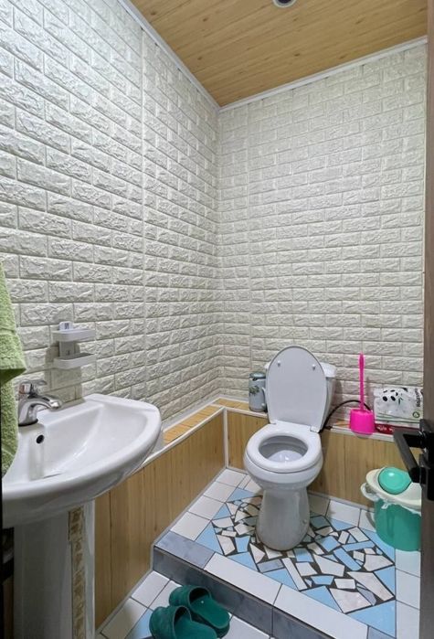 Yunusobod 9 mavze 3/3/5 (78²) sotiladi