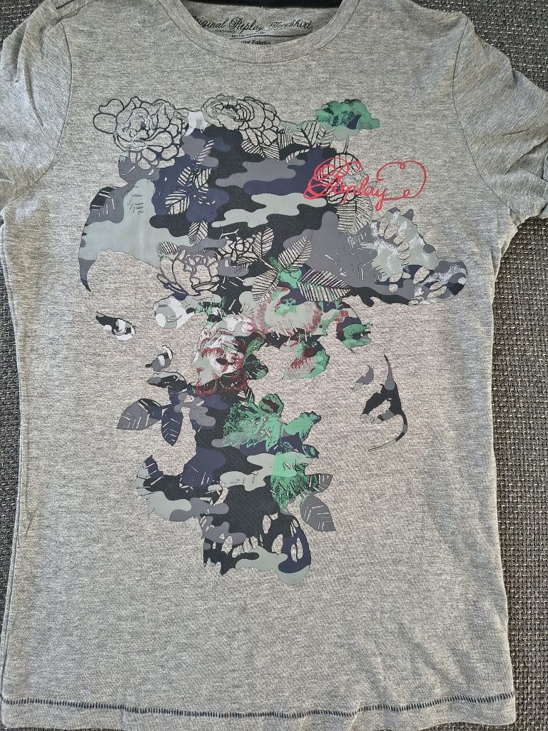Tricou nou Replay