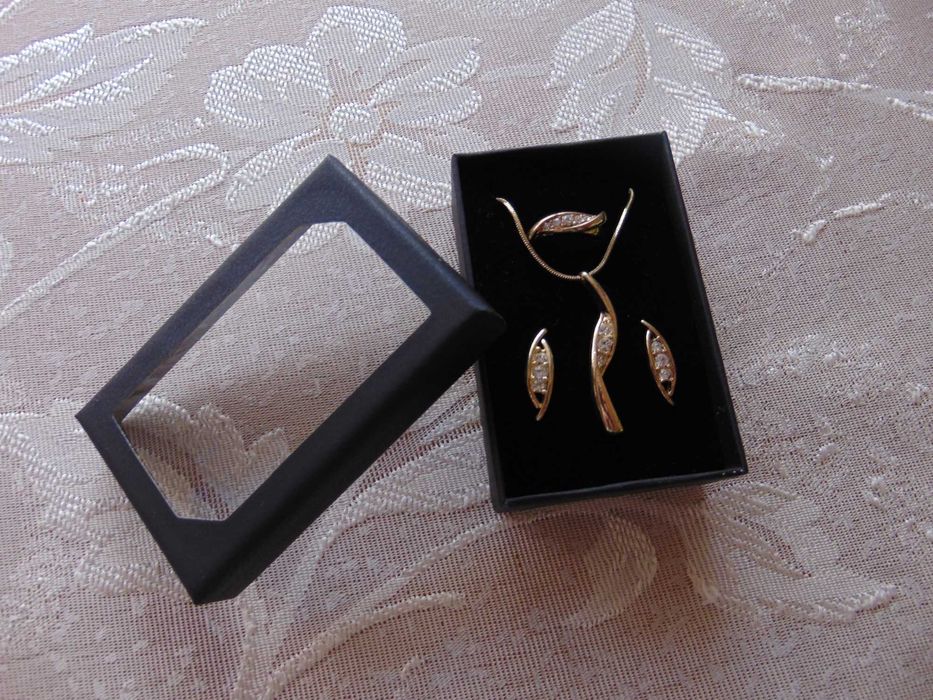 Бижута, колиета, гривни, обеци