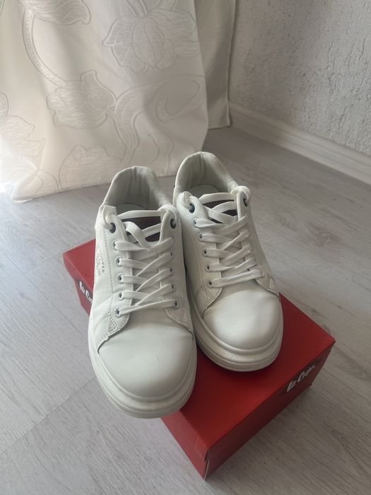 Спортни обувки Lee Cooper