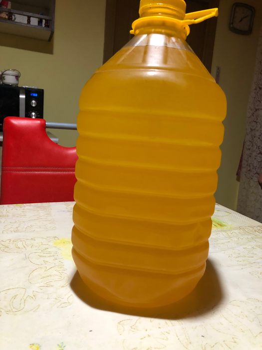Vând ulei floarea soarelui