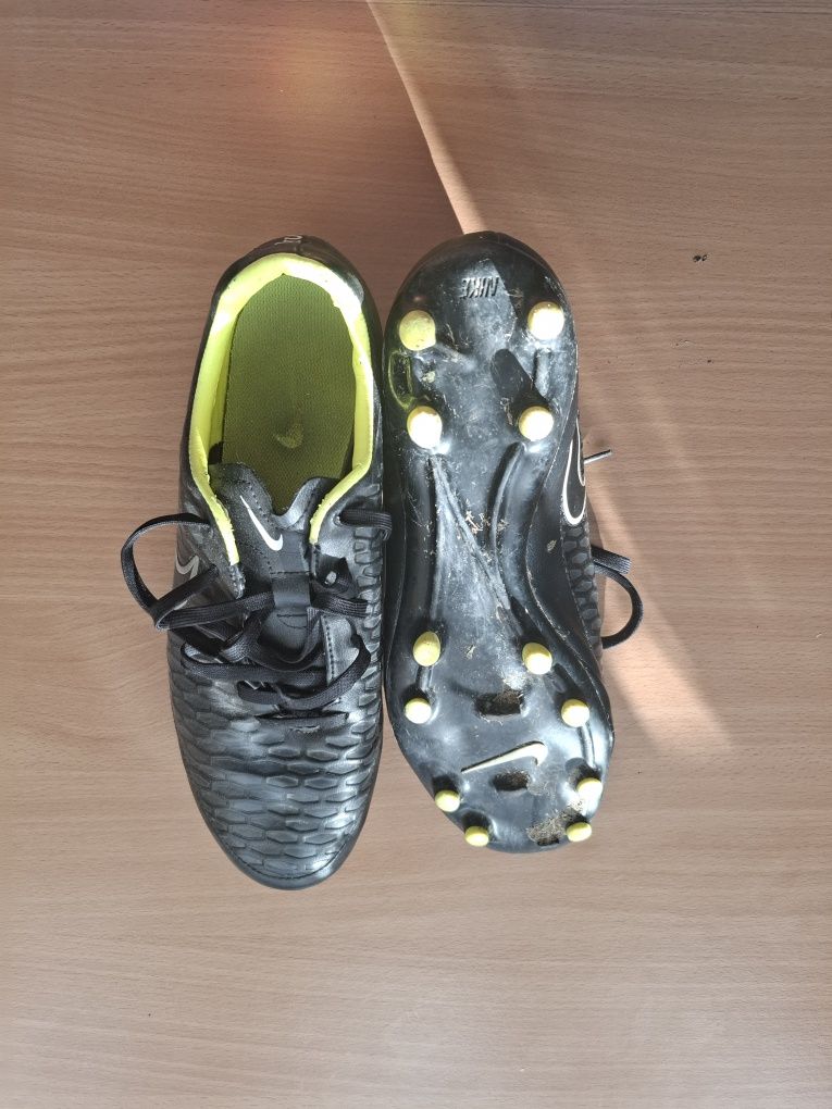 Nike magista 42.5 purtate