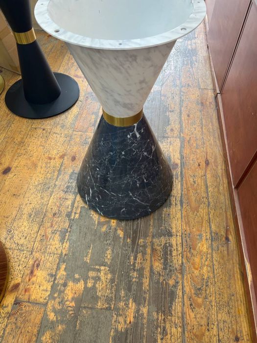 Ножка для ресторан и баров