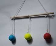 Mobil cu 3 Sfere Colorate Material Montessori