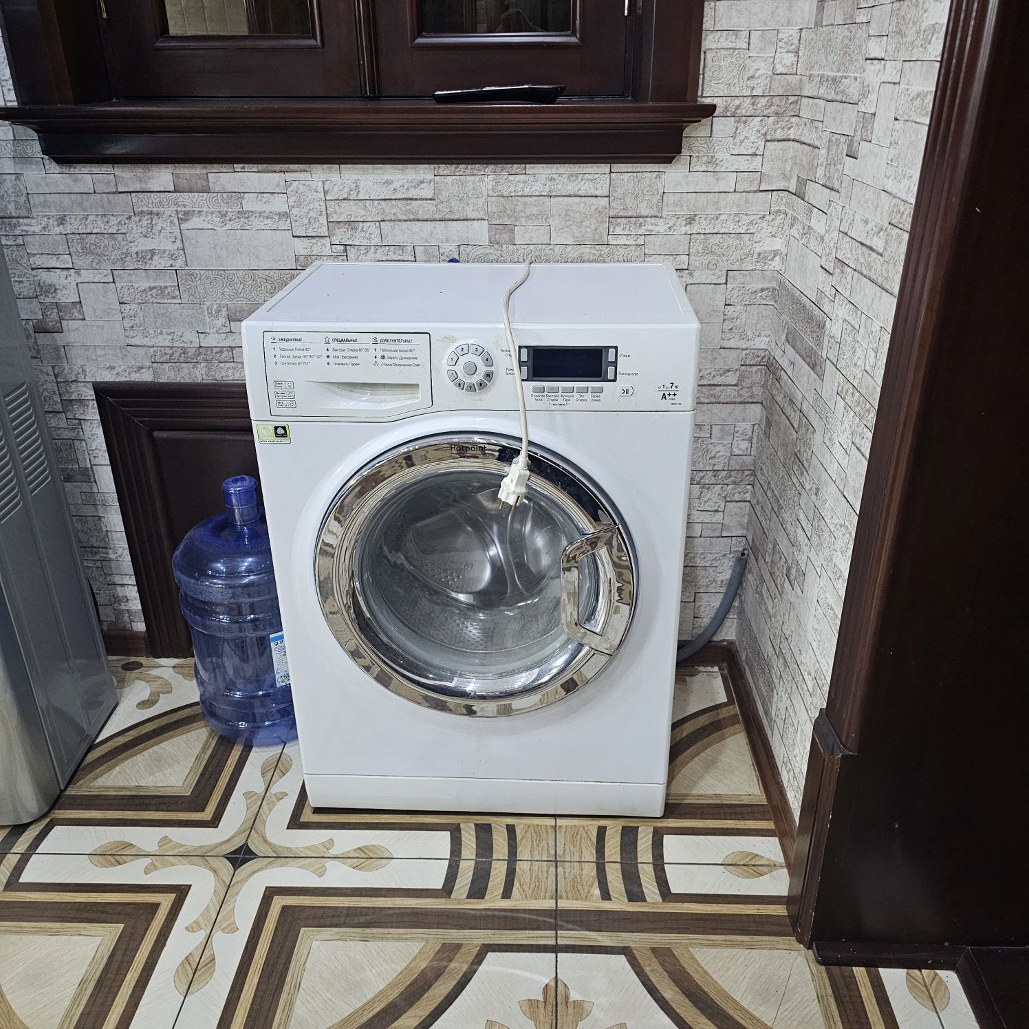 Продается Стиральная машина HOTPOINT ARISTON.
