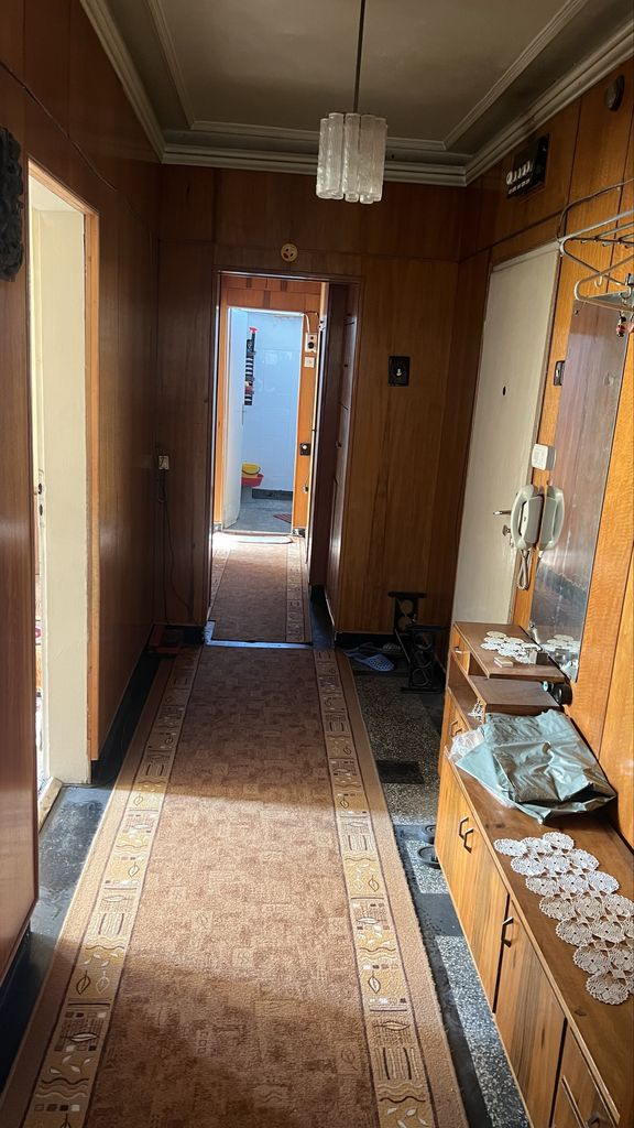 Продава се Многостаен апартамент в Шумен, Център - 96 кв.м за 1275 €/кв.м - Снимка #17