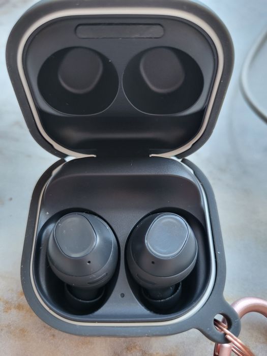 Продам наушники Samsung Buds Fe