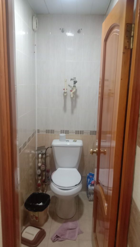 Uy sotiladi narxi kelishiladi buxoro shahar markazida mega market yoni