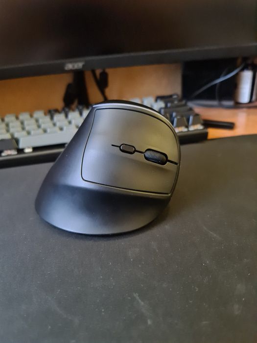 Продам беспроводную мышь с rgb подсветкой