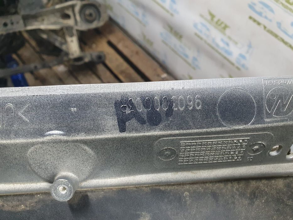 Spoiler spate 960300003r Renault Laguna 3  [din 2007 pana  2011]