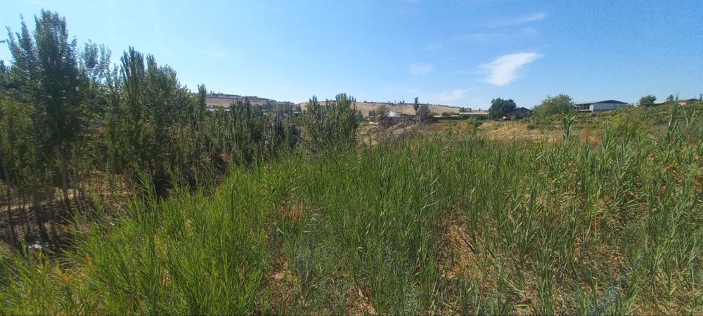 Ер майдони сотилади!