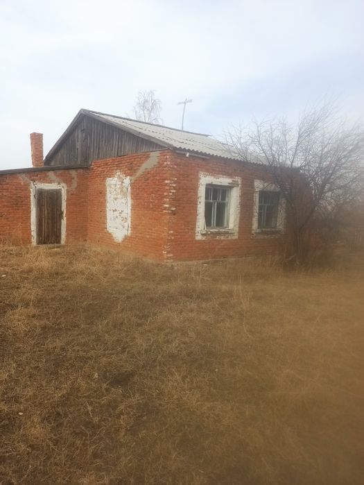 Дом на разбор газоблочныи,обложенныи кирпичоми