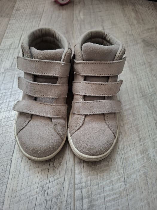 Vând ghete Benetton mărimea 25