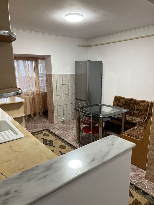 Inchiriez apartament Carpati 2