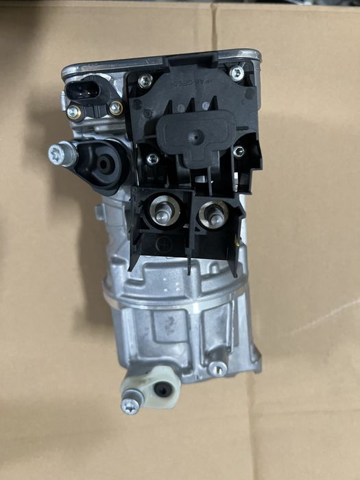 Compresor Ac Mercedes A0008306802 A0008308004 A0008304205