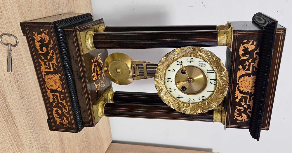 Ceas de semineu cu pendul Napoleon