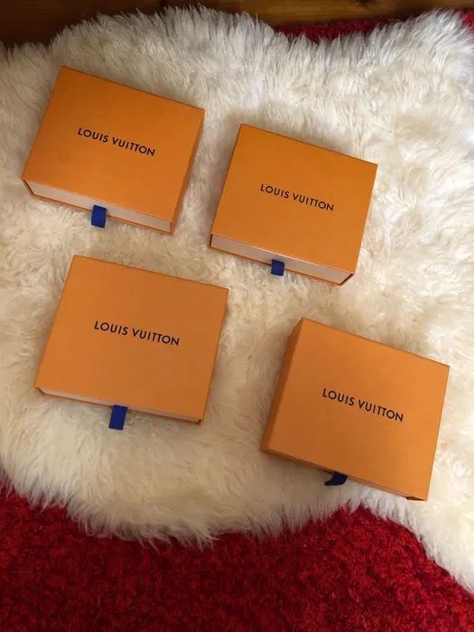 Cutie Louis Vuitton LV cutii noi