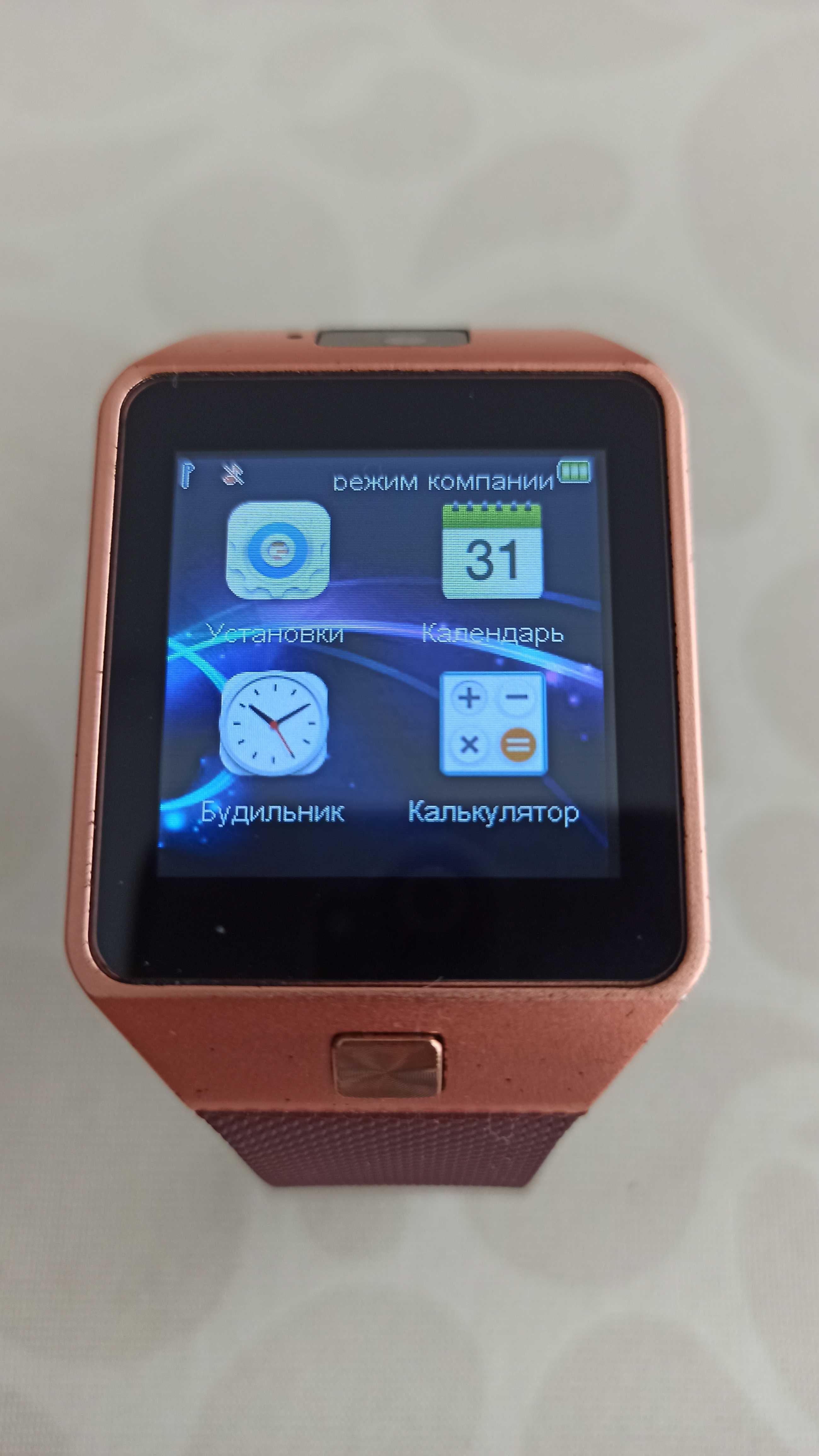 Продавам смарт часовник-телефон DZ09