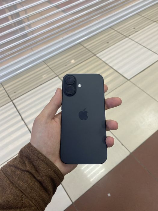 Продам Айфон 16