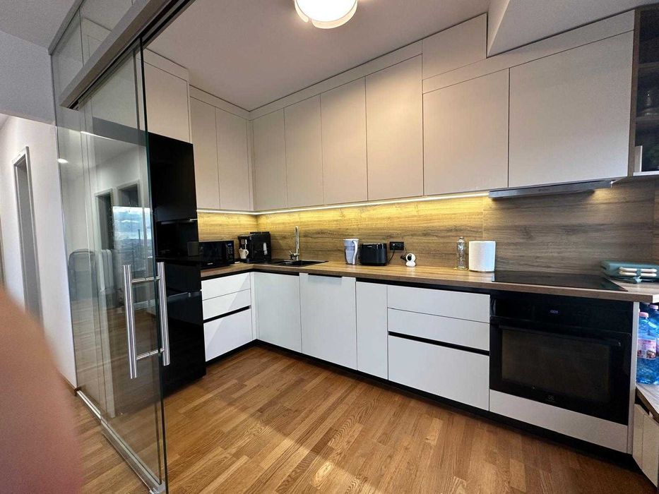 ISHO Riverside A – 3 Camere, Mobilat, Etaj 11, Vedere + Parcare & Boxa