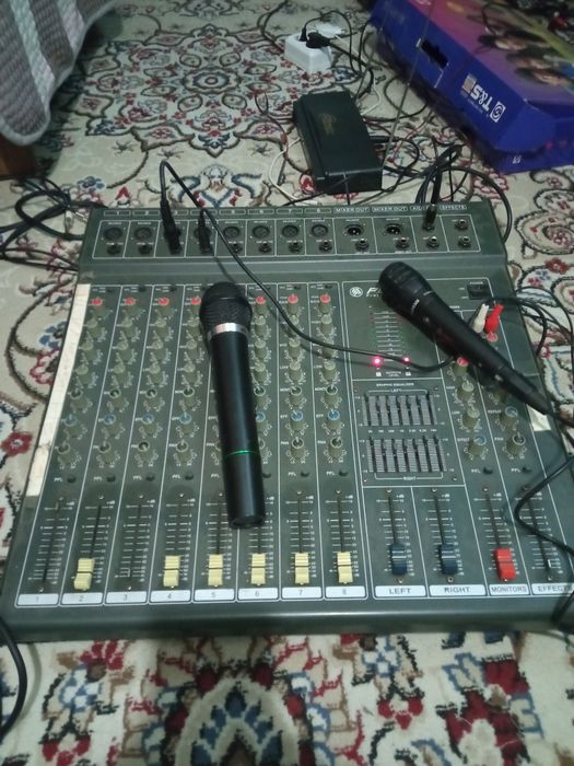 Акустическая система ,пульт микшерный активным.