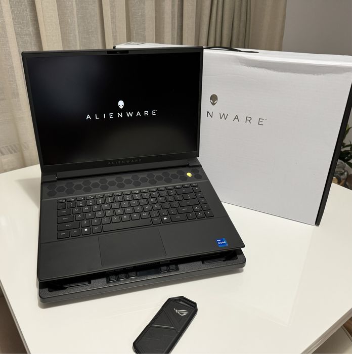 Laptop ALIENWARE M16 i7-13700HX RTX 4070