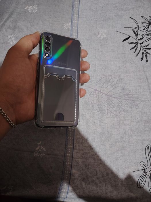 Samsung A50 Sotiladi Holati ideal tinniq