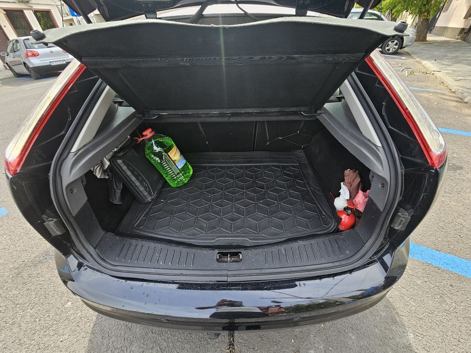 Ford Focus mk2 1.6 tdci hatchback