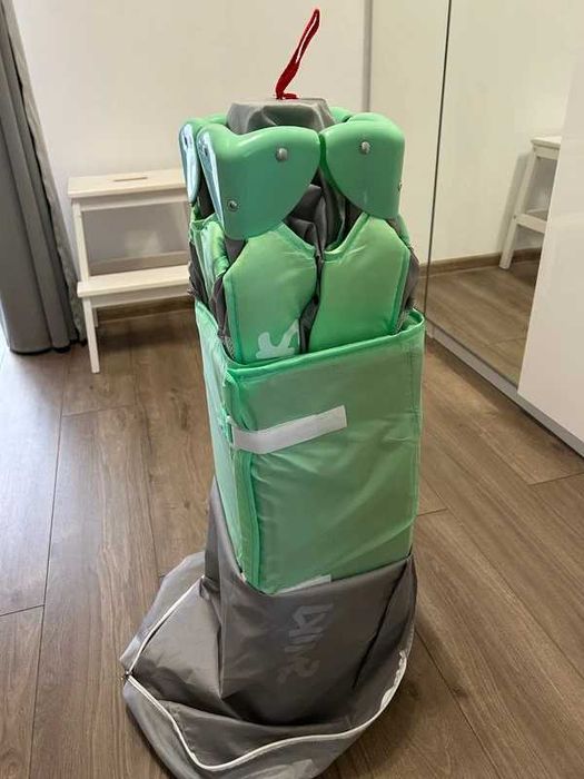 Patut de voiaj Smiki, ca nou, pliabil, cu geanta si baza pentru saltea