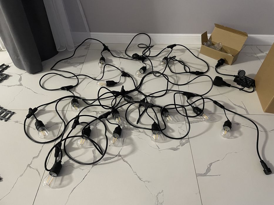 Гирлянда с лампочками