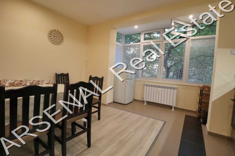 Дава се под наем Двустаен апартамент в София, Лозенец - 85 кв.м за 575 € - Снимка #2