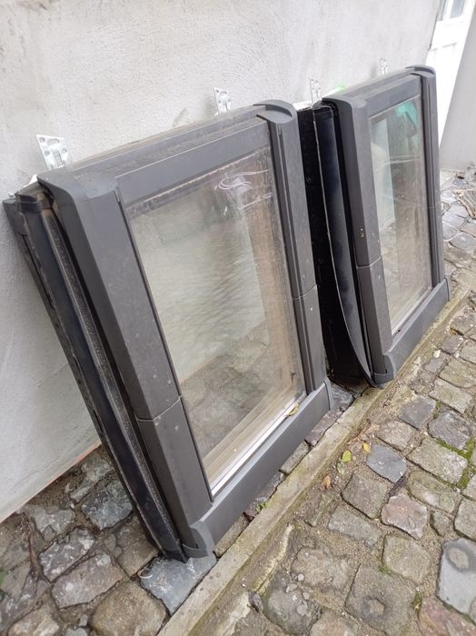 Vând 2 ferestre de mansarda in stare foarte buna