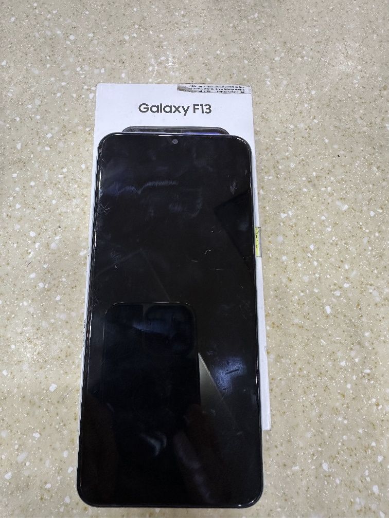 Samsung F13 sotiladi.