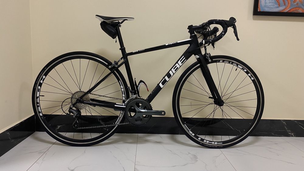 Велосипед гоночный Cube